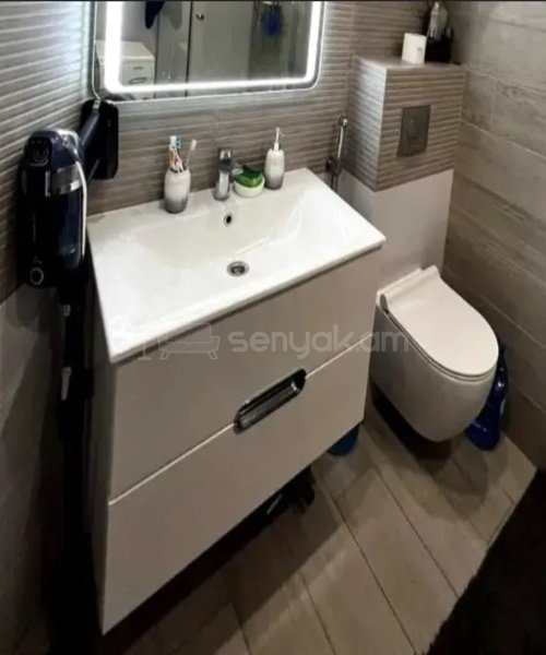 3 Սենյականոց Բնակարան Քարե Շենքում, 65քմ, 3/6 հարկ, Կապիտալ Վերանորոգված, Կահավորված, Արևկող