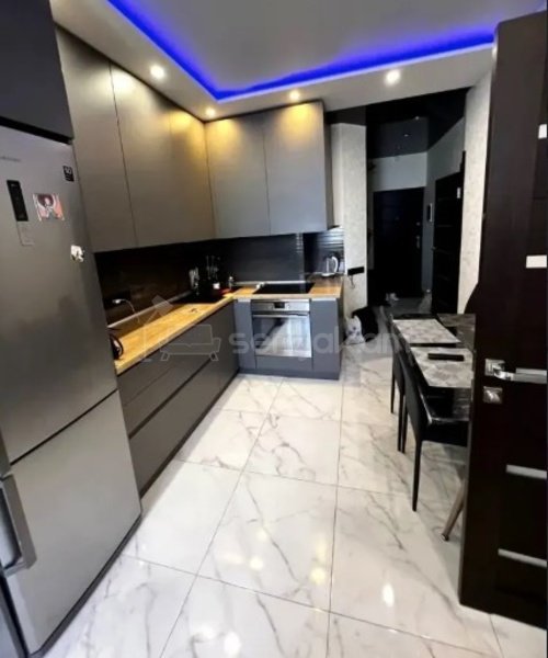 3 Սենյականոց Բնակարան Քարե Շենքում, 65քմ, 3/6 հարկ, Կապիտալ Վերանորոգված, Կահավորված, Արևկող