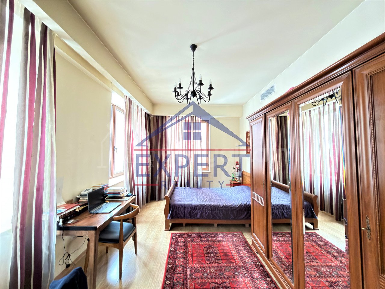 4 Սենյականոց Բնակարան Նորակառույցում, 166քմ, 4/8 հարկ, Կապիտալ Վերանորոգված