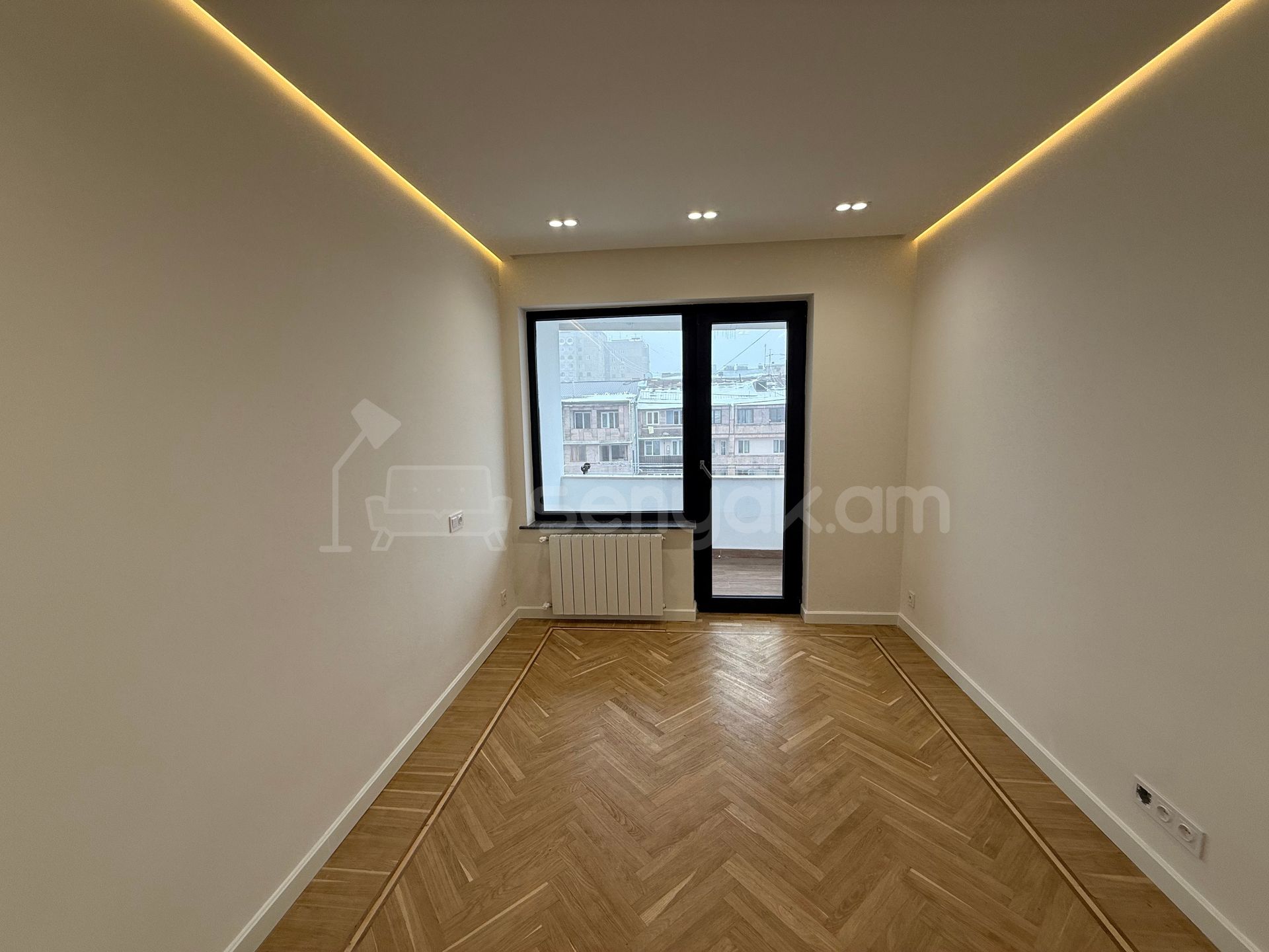 3 Սենյականոց Բնակարան Քարե Շենքում, 82քմ, 5/5 հարկ, Կապիտալ Վերանորոգված