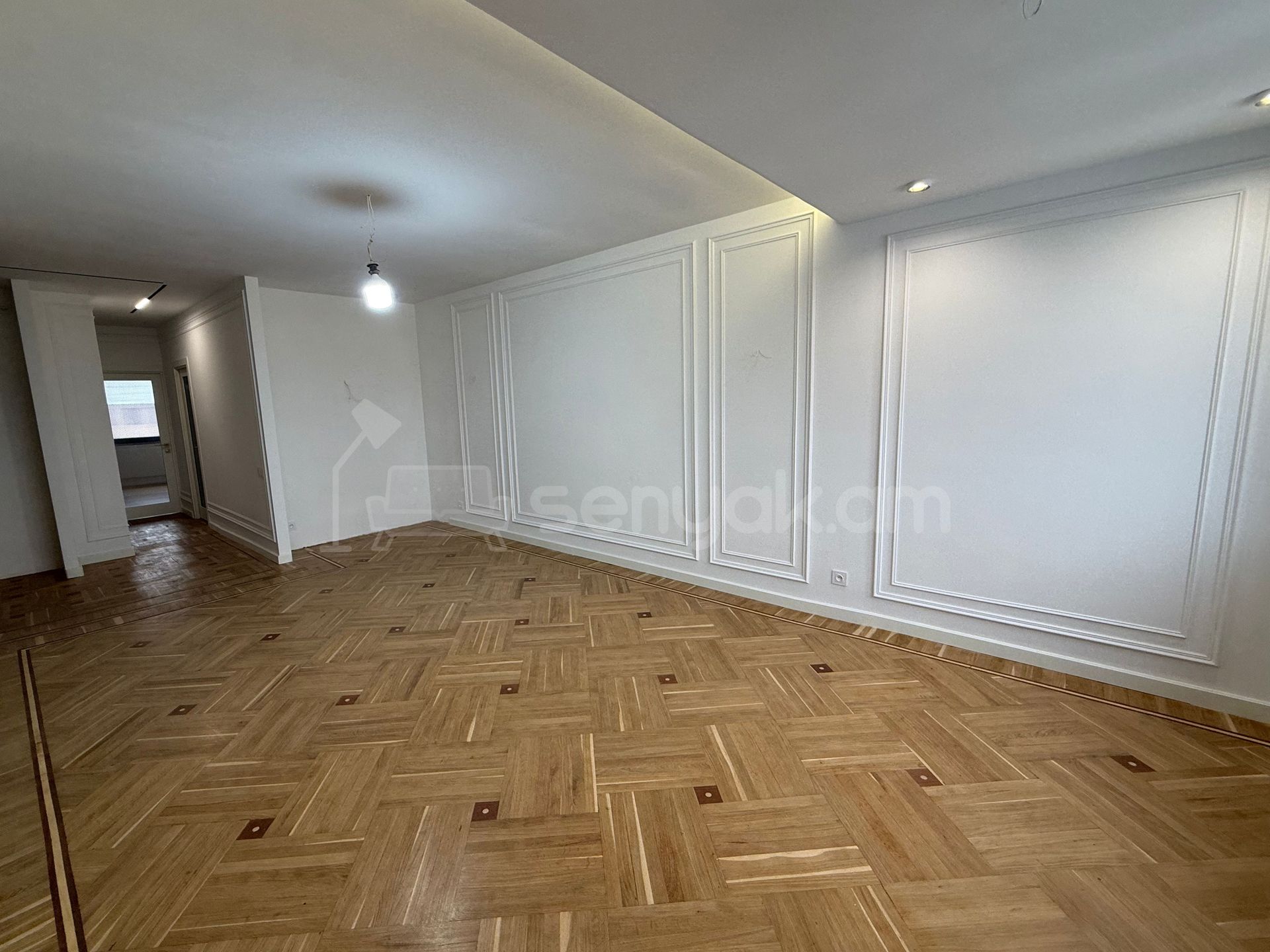 3 Սենյականոց Բնակարան Քարե Շենքում, 82քմ, 5/5 հարկ, Կապիտալ Վերանորոգված