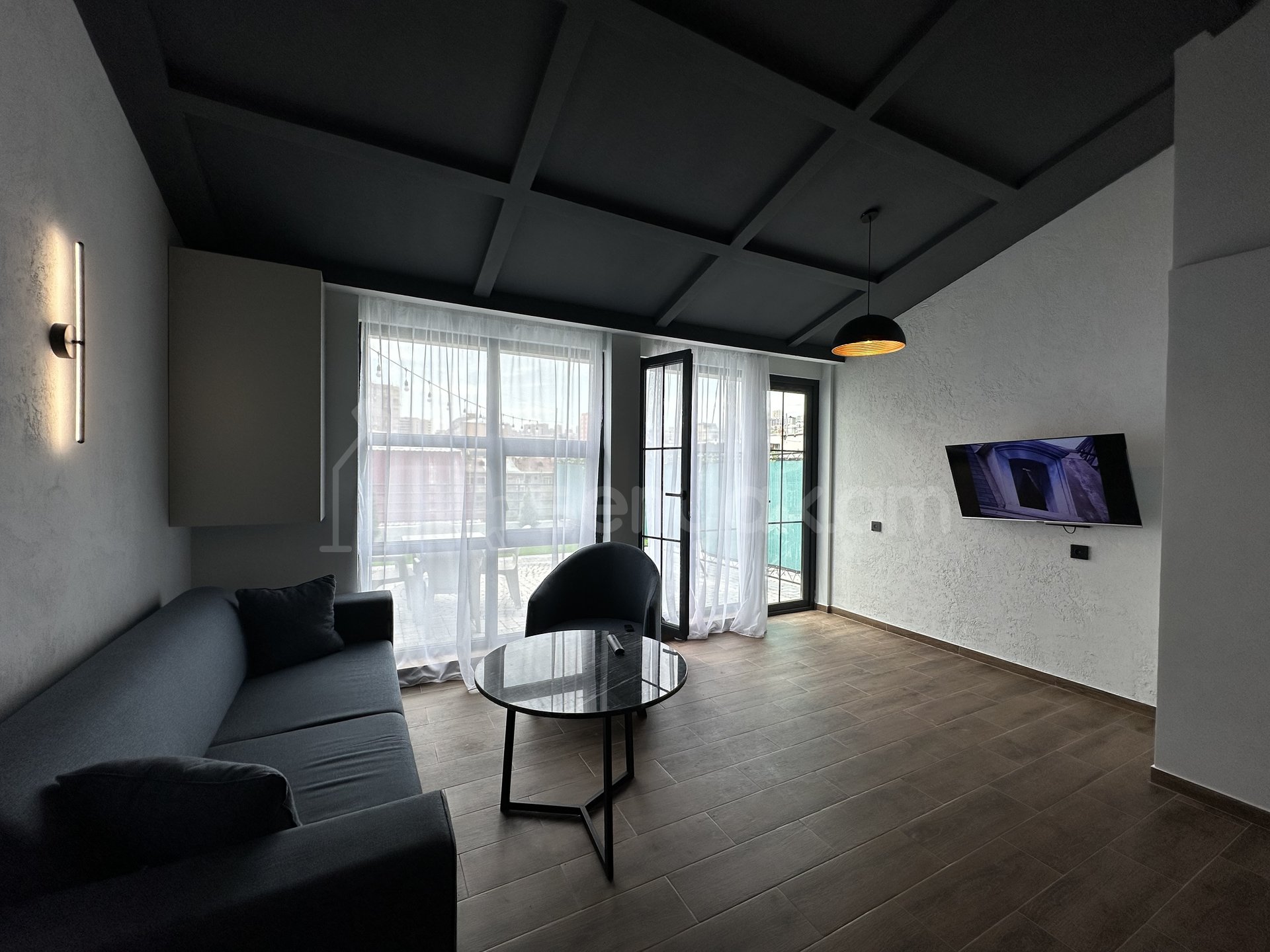 2 Սենյականոց Բնակարան Քարե Շենքում, 95քմ, 5/5 հարկ, Դիզայներական Վերանորոգված, Կահավորված