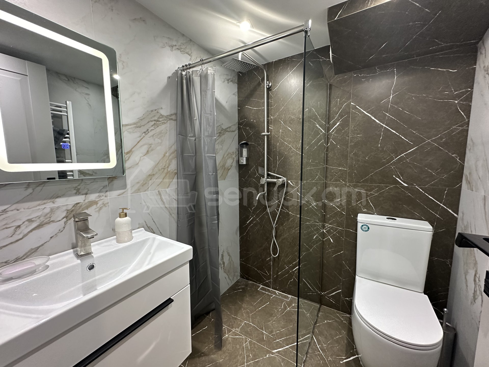 2 Սենյականոց Բնակարան Քարե Շենքում, 95քմ, 5/5 հարկ, Դիզայներական Վերանորոգված, Կահավորված