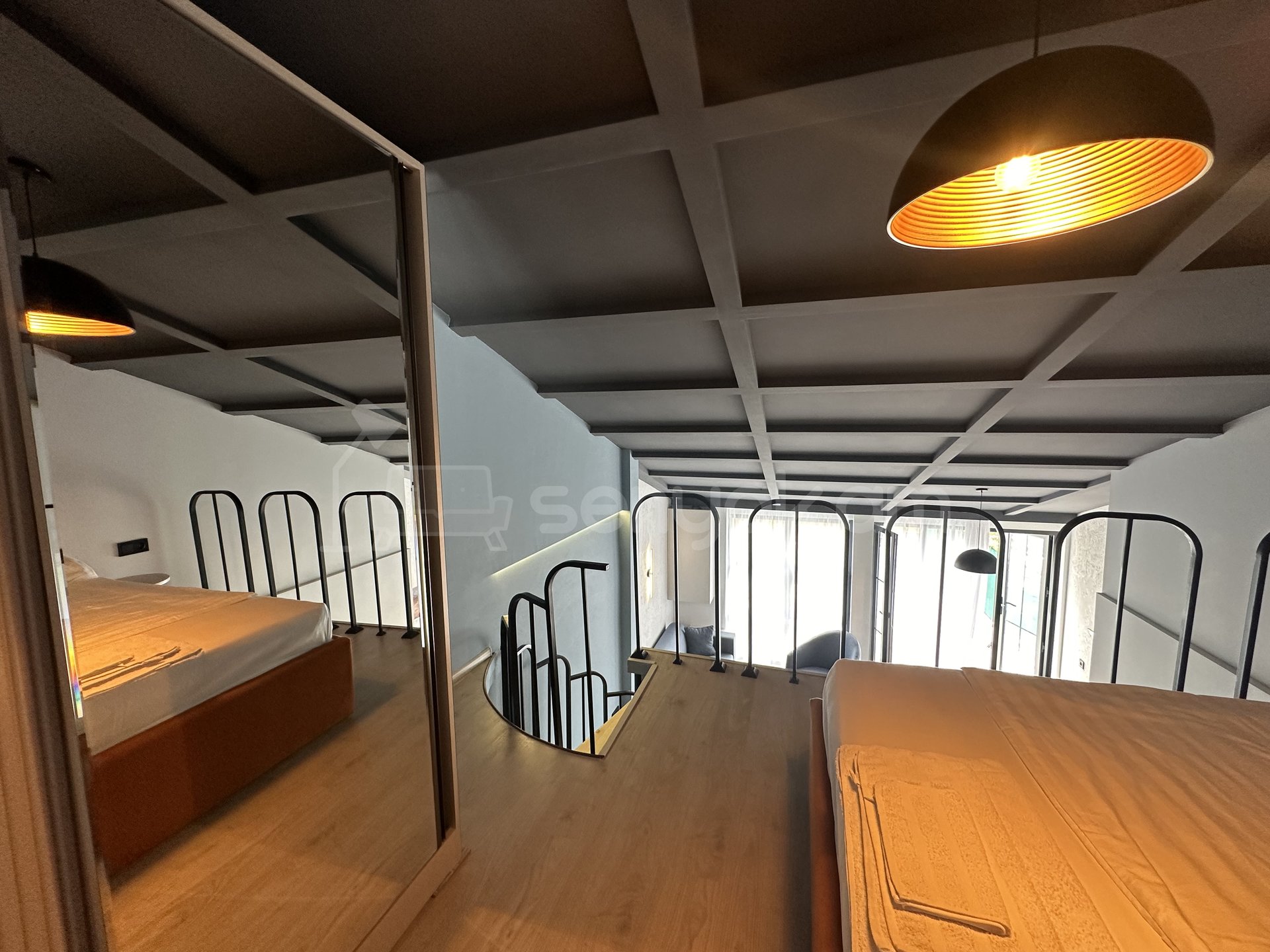 2 Սենյականոց Բնակարան Քարե Շենքում, 95քմ, 5/5 հարկ, Դիզայներական Վերանորոգված, Կահավորված