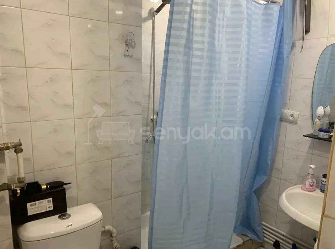 2 Սենյականոց Բնակարան Քարե Շենքում, 54քմ, 2/5 հարկ, Կապիտալ Վերանորոգված