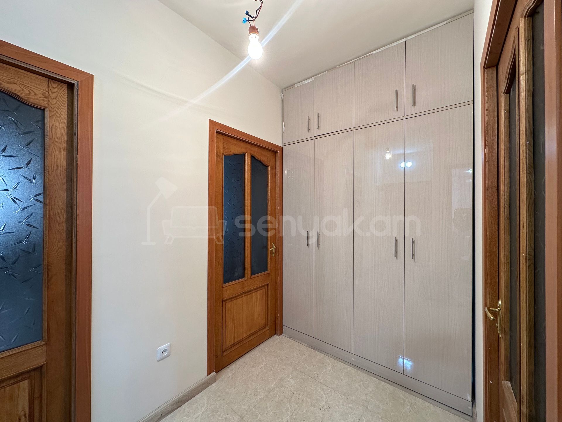 3 Սենյականոց Բնակարան Քարե Շենքում, 70քմ, 2/4 հարկ, Կապիտալ Վերանորոգված, Կահավորված, Արևկող