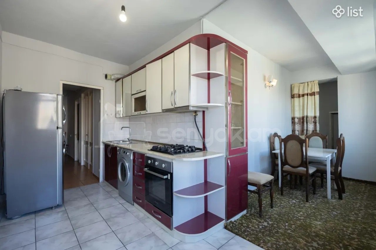 3 Սենյականոց Բնակարան, 80քմ, 12/14 հարկ, Նորմալ Վիճակում, Կահավորված, Արևկող