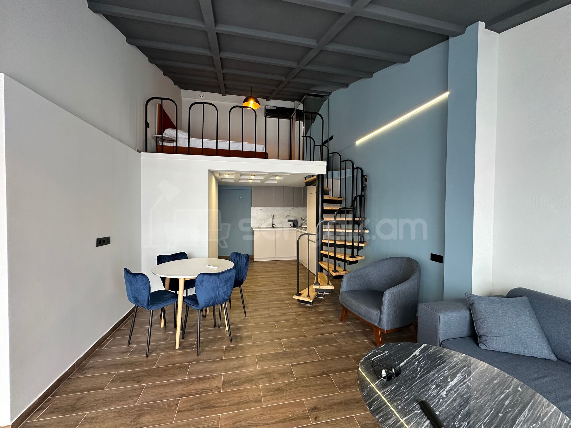 2 Սենյականոց Բնակարան Քարե Շենքում, 95քմ, 5/5 հարկ, Դիզայներական Վերանորոգված, Կահավորված, Արևկող