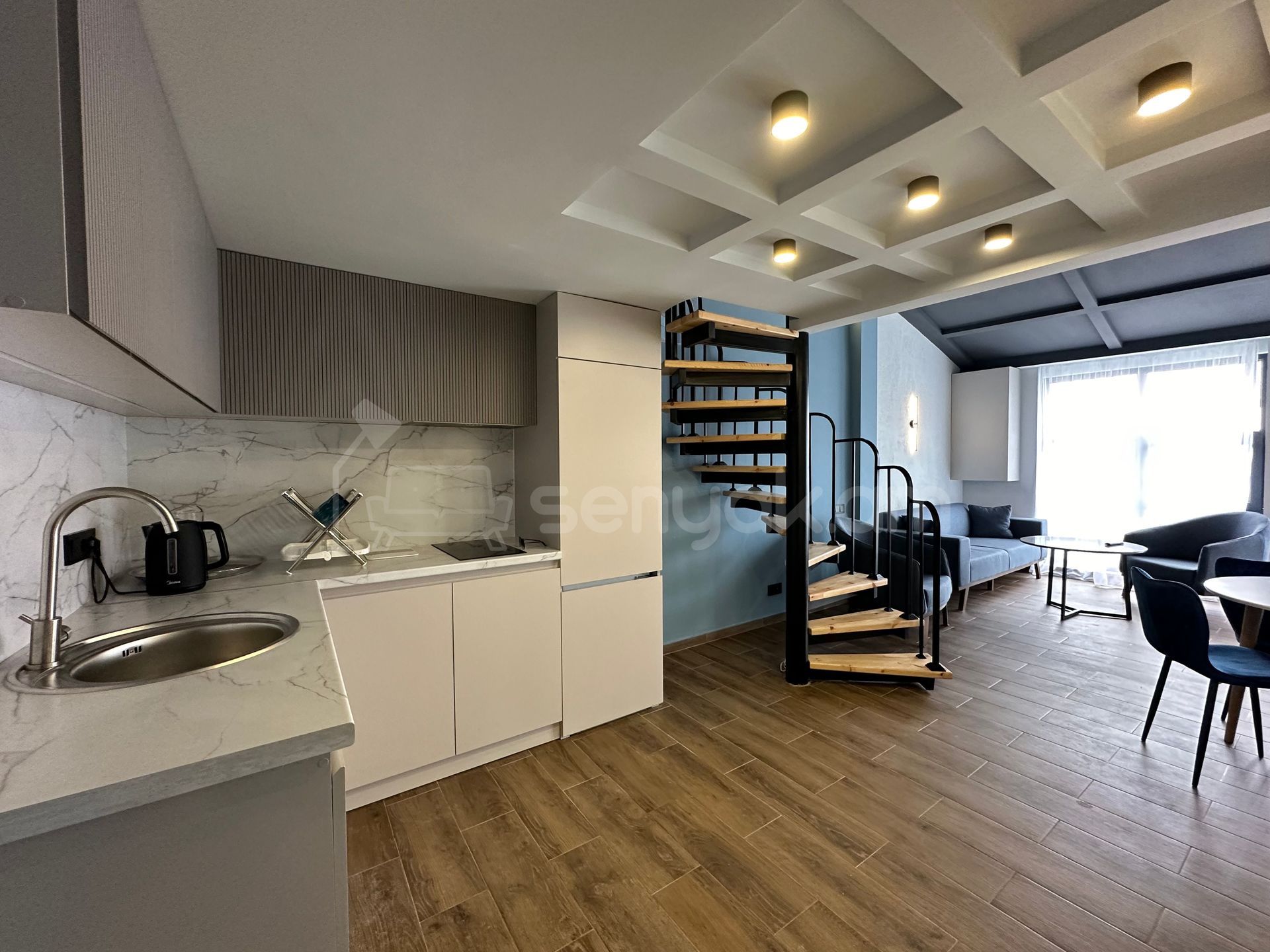 2 Սենյականոց Բնակարան Քարե Շենքում, 95քմ, 5/5 հարկ, Դիզայներական Վերանորոգված, Կահավորված, Արևկող