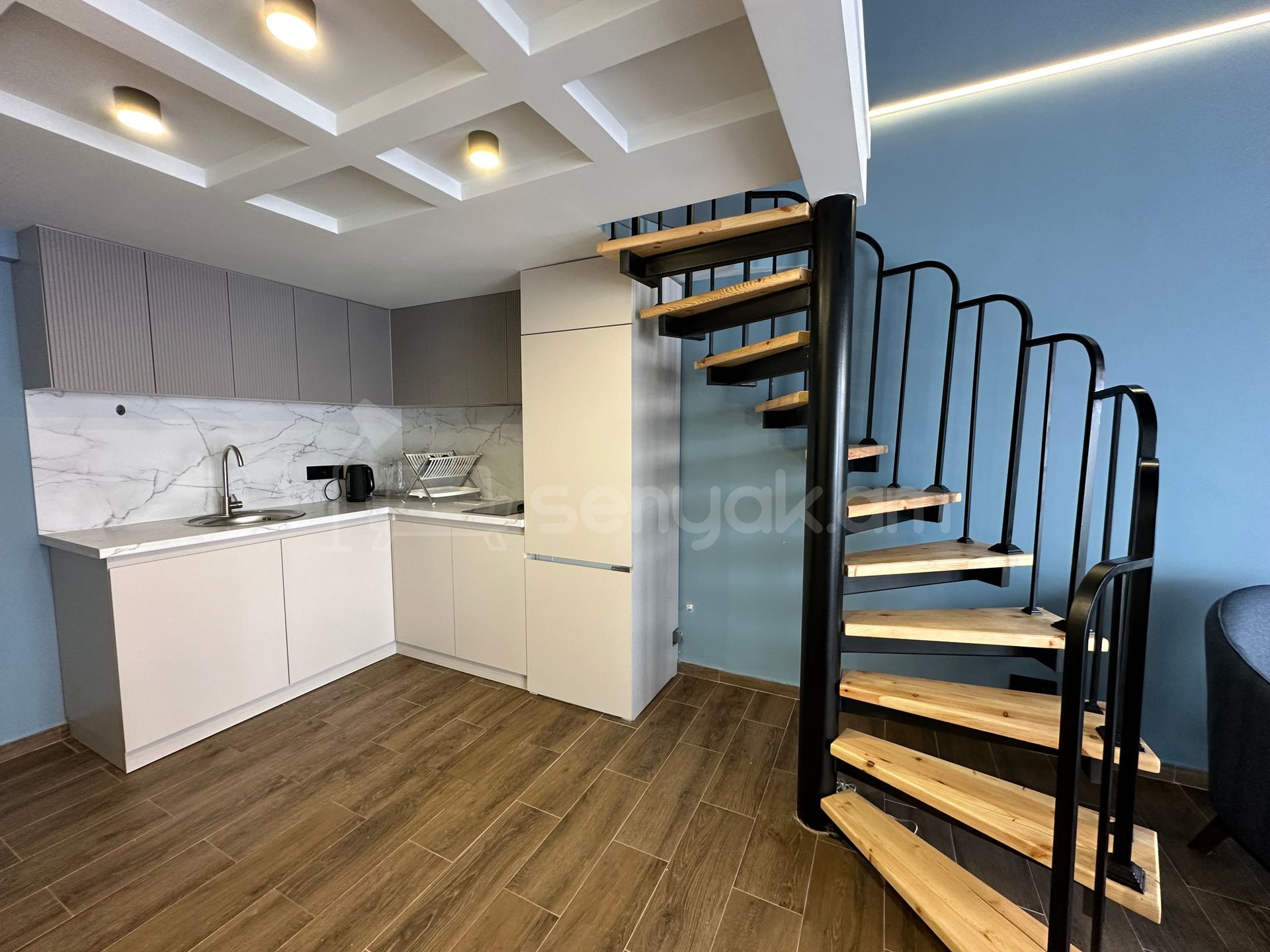 2 Սենյականոց Բնակարան Քարե Շենքում, 95քմ, 5/5 հարկ, Դիզայներական Վերանորոգված, Կահավորված, Արևկող