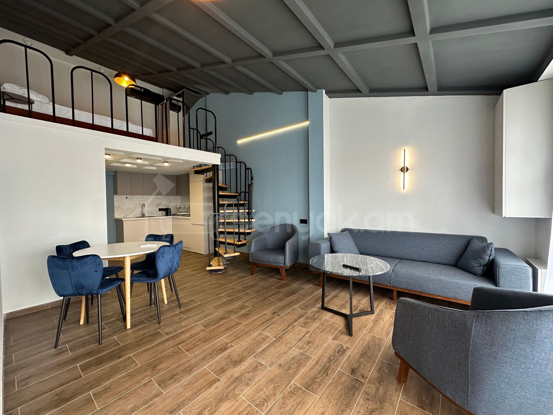 2 Սենյականոց Բնակարան Քարե Շենքում, 95քմ, 5/5 հարկ, Դիզայներական Վերանորոգված, Կահավորված, Արևկող