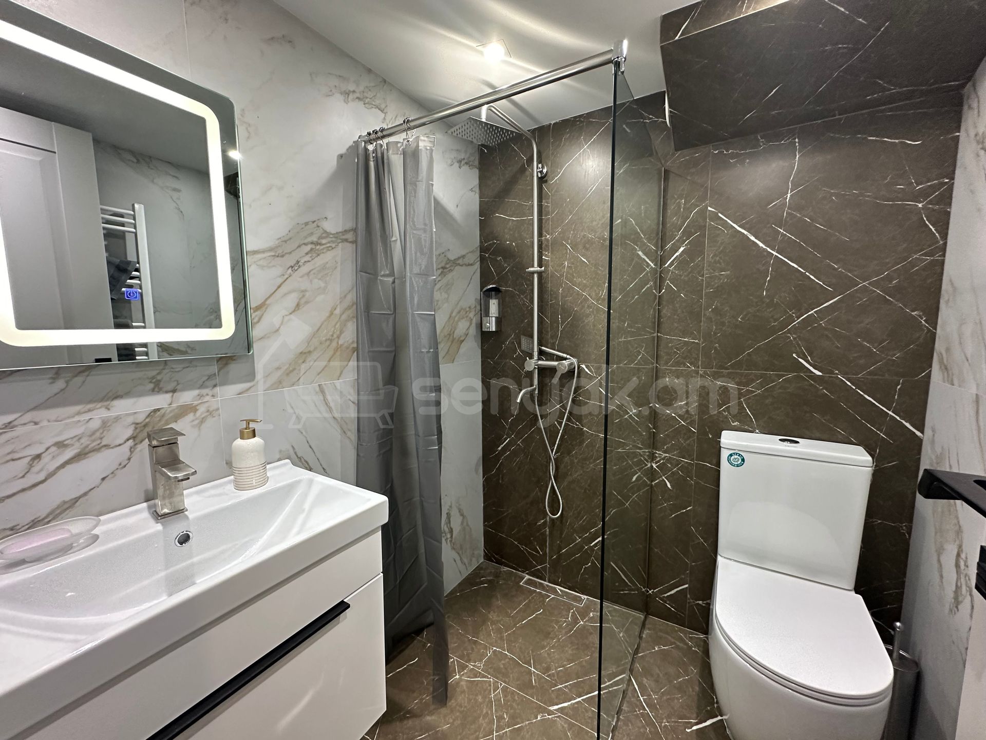 2 Սենյականոց Բնակարան Քարե Շենքում, 95քմ, 5/5 հարկ, Դիզայներական Վերանորոգված, Կահավորված, Արևկող