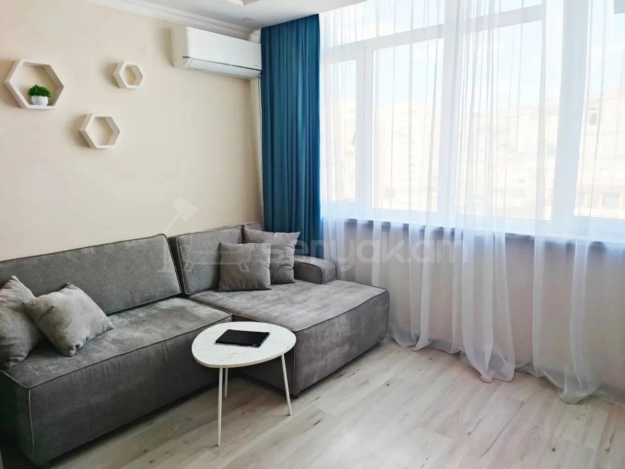 1 Սենյականոց Բնակարան, 38քմ, 10/10 հարկ, Կապիտալ Վերանորոգված