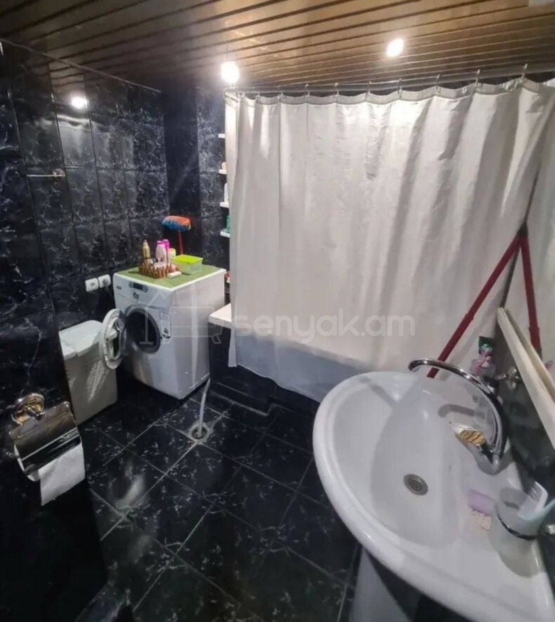 5 Սենյականոց Բնակարան, 142քմ, 3/14 հարկ, Նորմալ Վիճակում