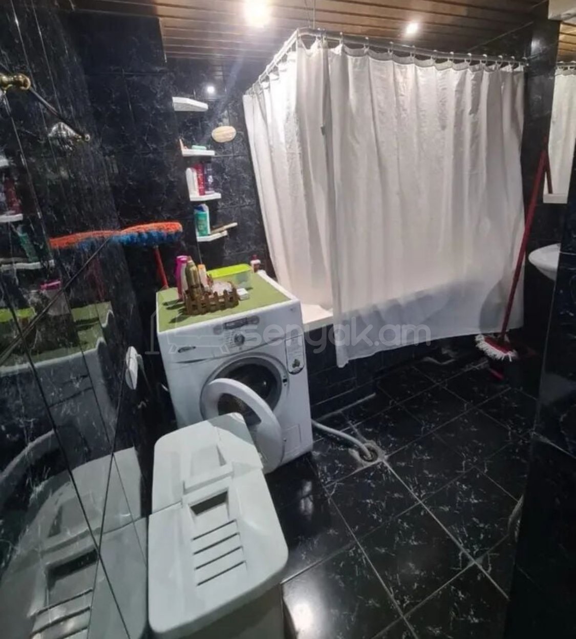 5 Սենյականոց Բնակարան, 142քմ, 3/14 հարկ, Նորմալ Վիճակում