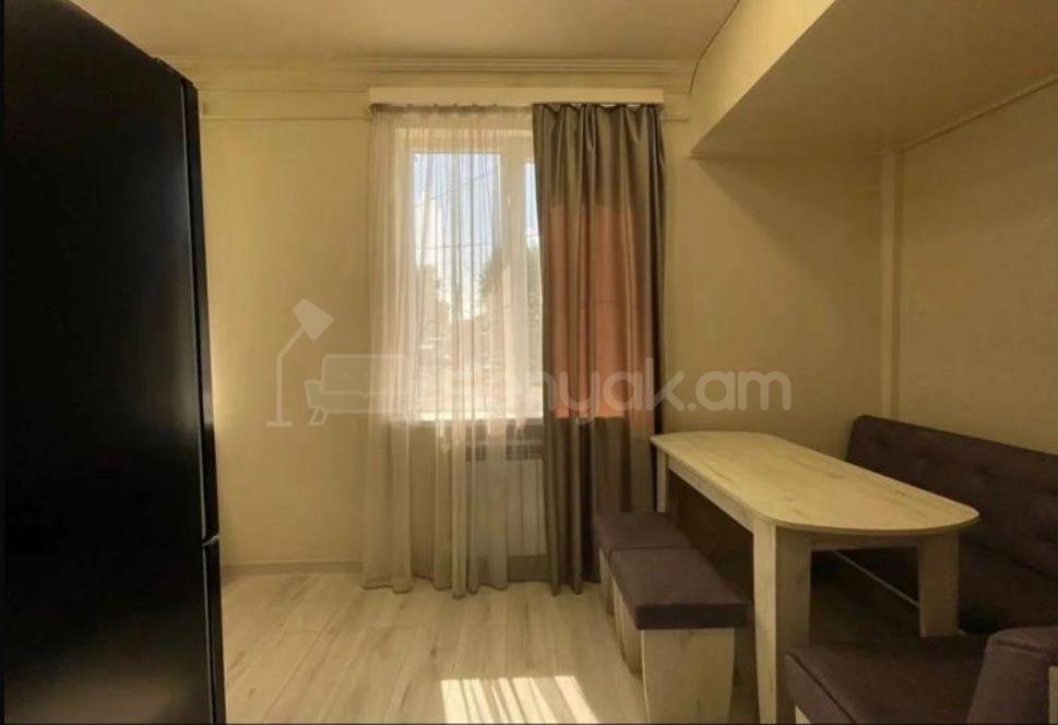 2 Սենյականոց Բնակարան, 50քմ, 1/9 հարկ, Դիզայներական Վերանորոգված, Կահավորված, Արևկող