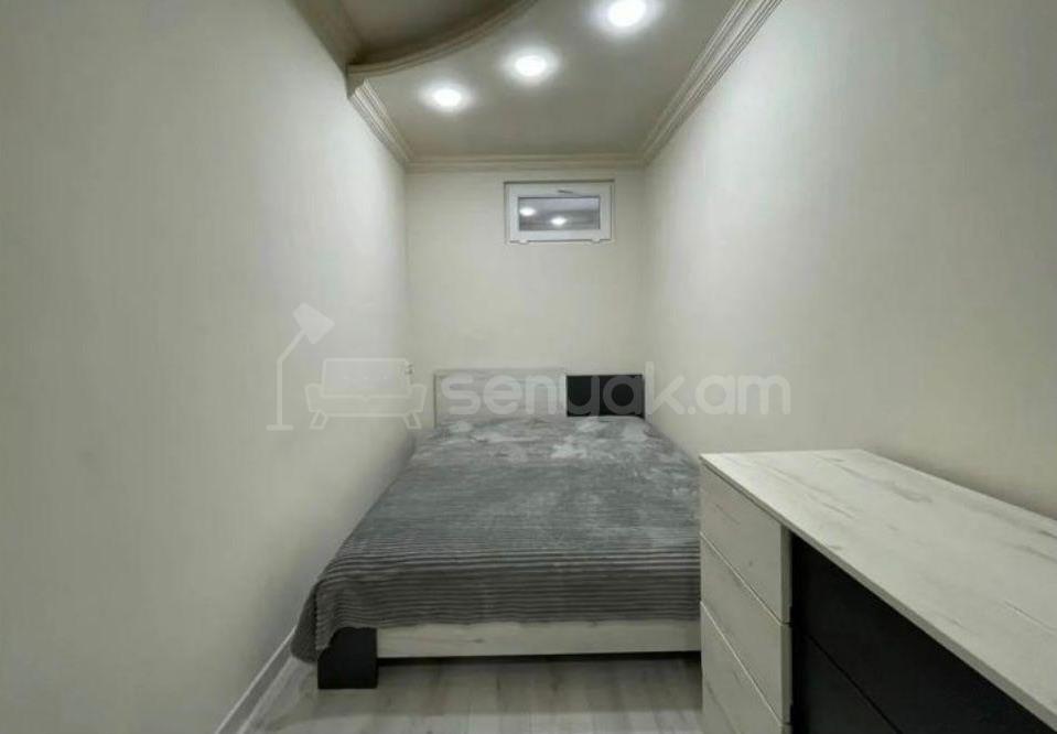 2 Սենյականոց Բնակարան, 50քմ, 1/9 հարկ, Դիզայներական Վերանորոգված, Կահավորված, Արևկող