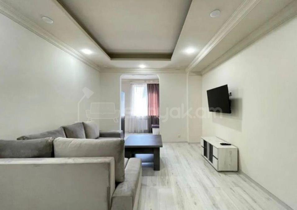 2 Սենյականոց Բնակարան, 50քմ, 1/9 հարկ, Դիզայներական Վերանորոգված, Կահավորված, Արևկող