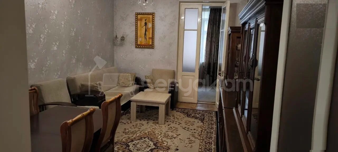 2 Սենյականոց Բնակարան Քարե Շենքում, 61քմ, 4/5 հարկ, Նորմալ Վիճակում