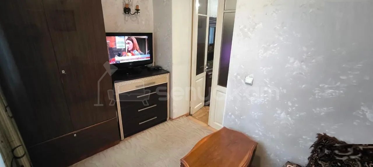 2 Սենյականոց Բնակարան Քարե Շենքում, 61քմ, 4/5 հարկ, Նորմալ Վիճակում