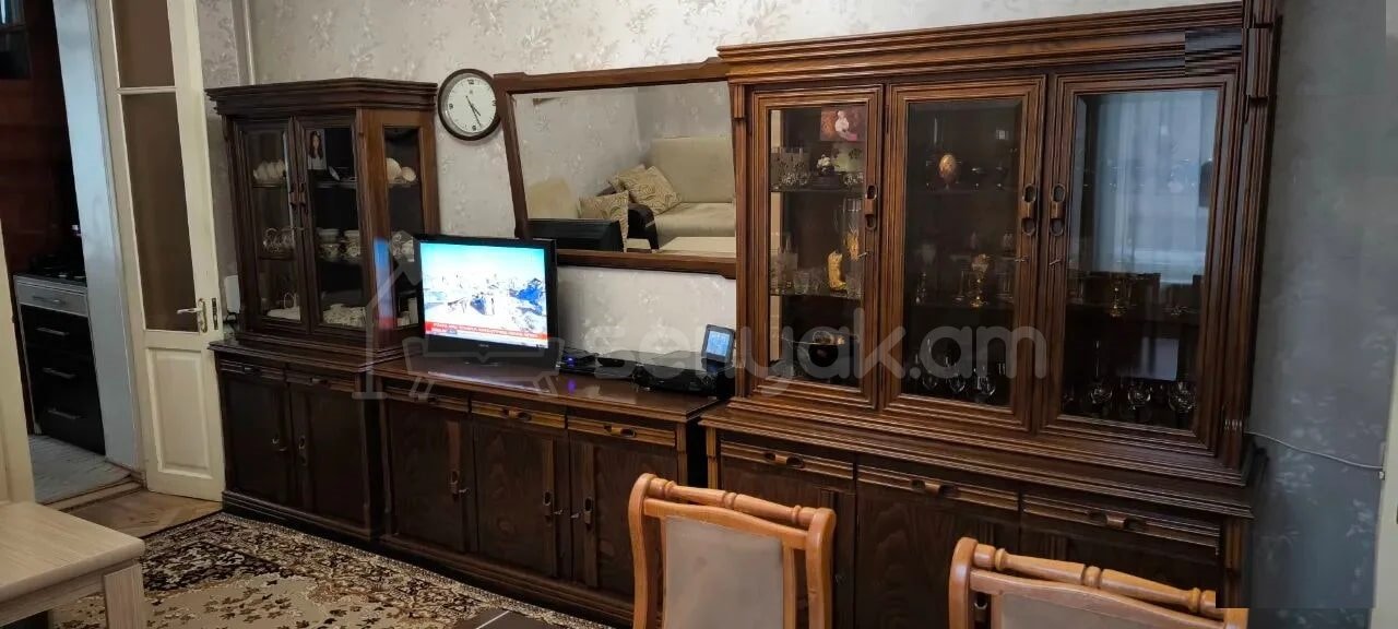 2 Սենյականոց Բնակարան Քարե Շենքում, 61քմ, 4/5 հարկ, Նորմալ Վիճակում