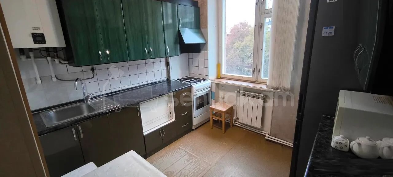 2 Սենյականոց Բնակարան Քարե Շենքում, 61քմ, 4/5 հարկ, Նորմալ Վիճակում