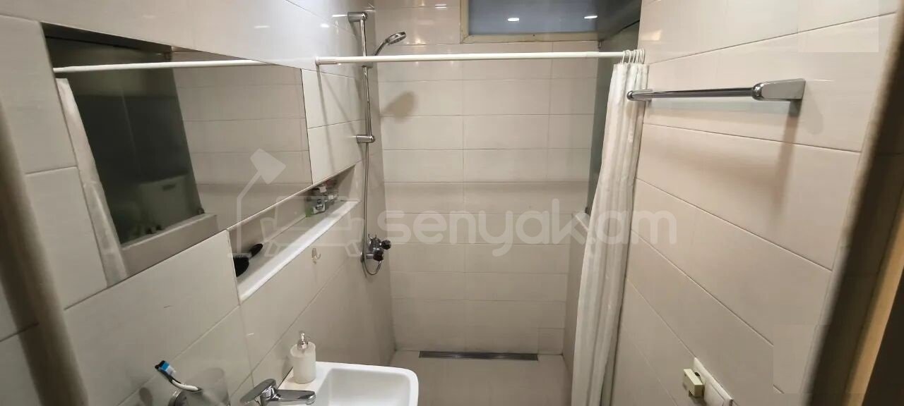 2 Սենյականոց Բնակարան Քարե Շենքում, 61քմ, 4/5 հարկ, Նորմալ Վիճակում