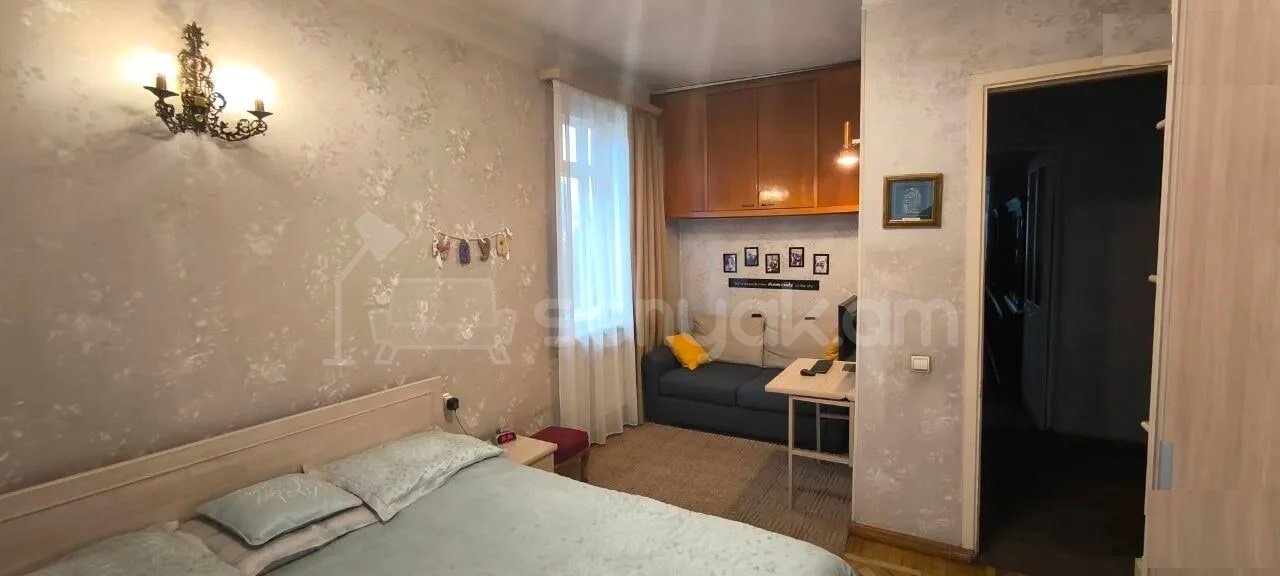 2 Սենյականոց Բնակարան Քարե Շենքում, 61քմ, 4/5 հարկ, Նորմալ Վիճակում