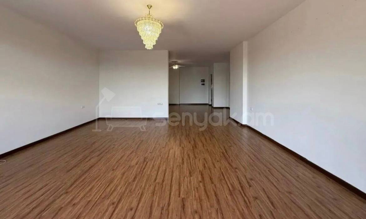 4 Սենյականոց Բնակարան, 215քմ, 5/12 հարկ, Կապիտալ Վերանորոգված