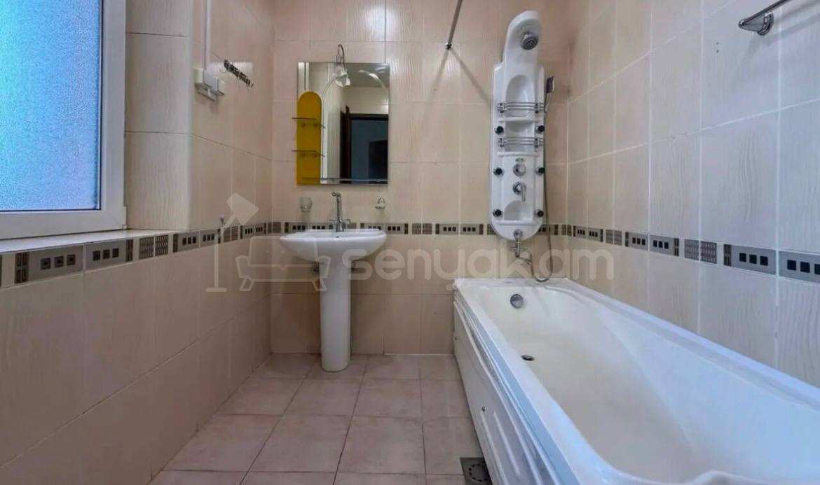 4 Սենյականոց Բնակարան, 215քմ, 5/12 հարկ, Կապիտալ Վերանորոգված