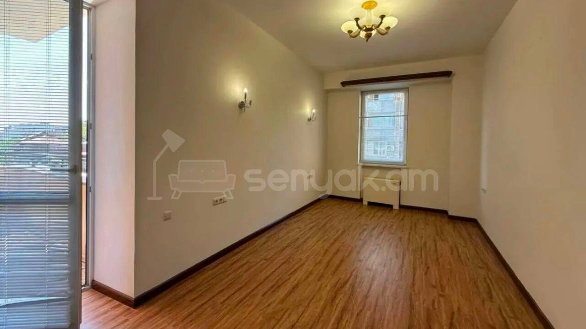 4 Սենյականոց Բնակարան, 215քմ, 5/12 հարկ, Կապիտալ Վերանորոգված