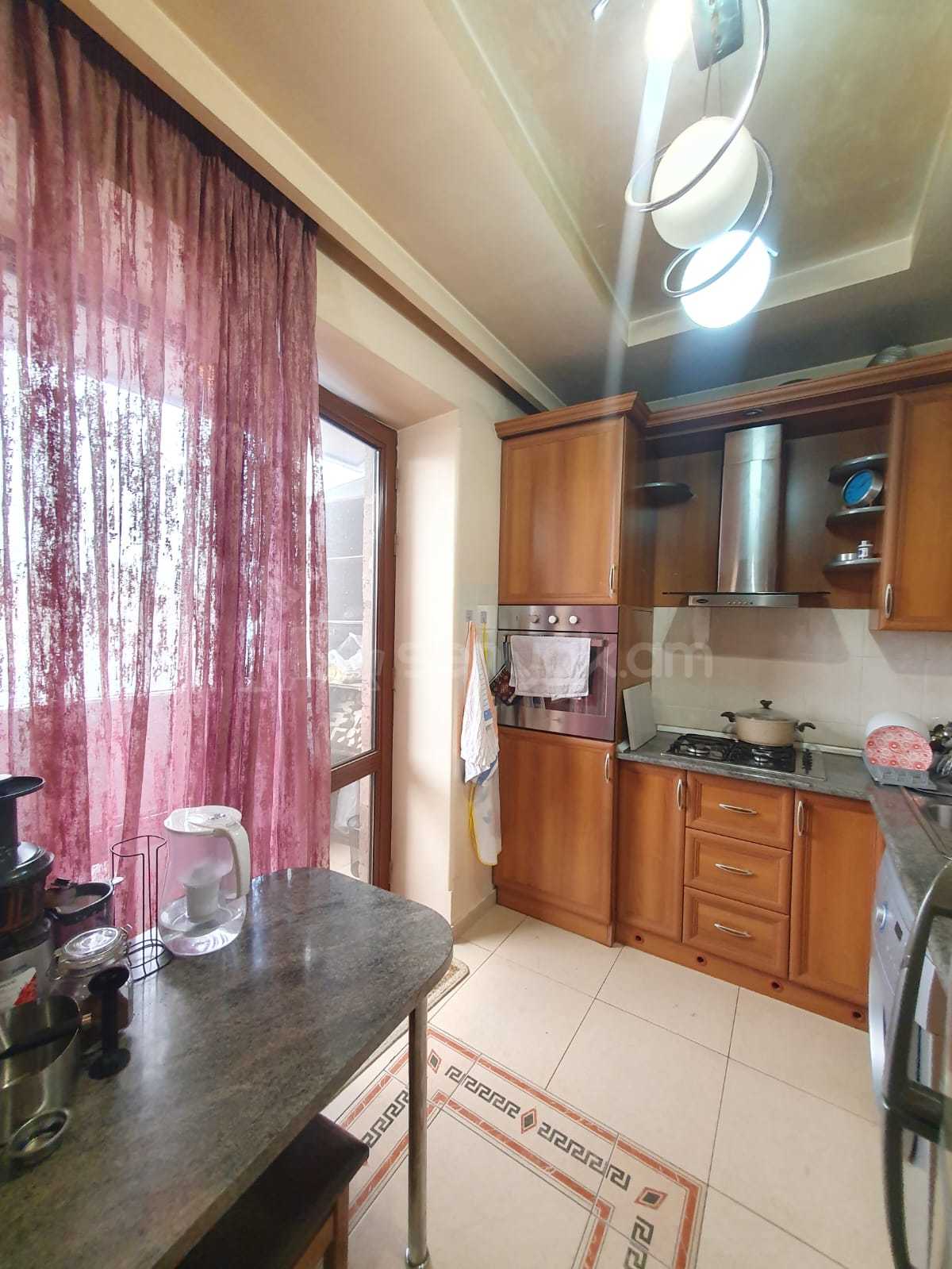 2 Սենյականոց Բնակարան Քարե Շենքում, 55քմ, 5/5 հարկ, Կապիտալ Վերանորոգված, Կահավորված, Արևկող