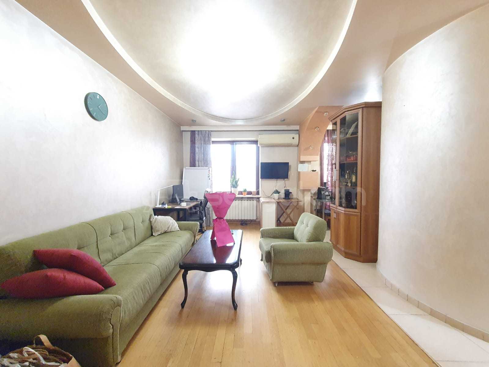 2 Սենյականոց Բնակարան Քարե Շենքում, 55քմ, 5/5 հարկ, Կապիտալ Վերանորոգված, Կահավորված, Արևկող