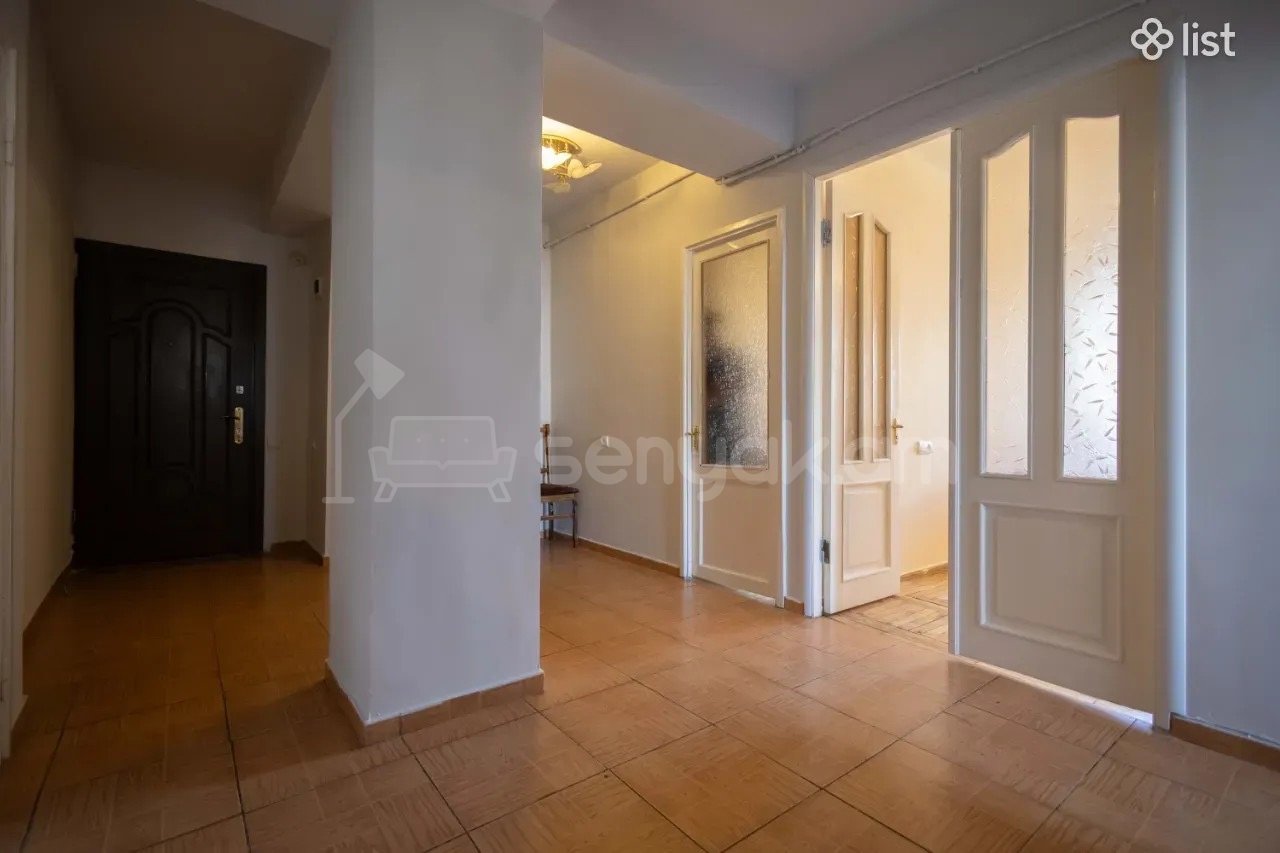 3 Սենյականոց Բնակարան, 80քմ, 12/14 հարկ, Նորմալ Վիճակում, Կահավորված, Արևկող