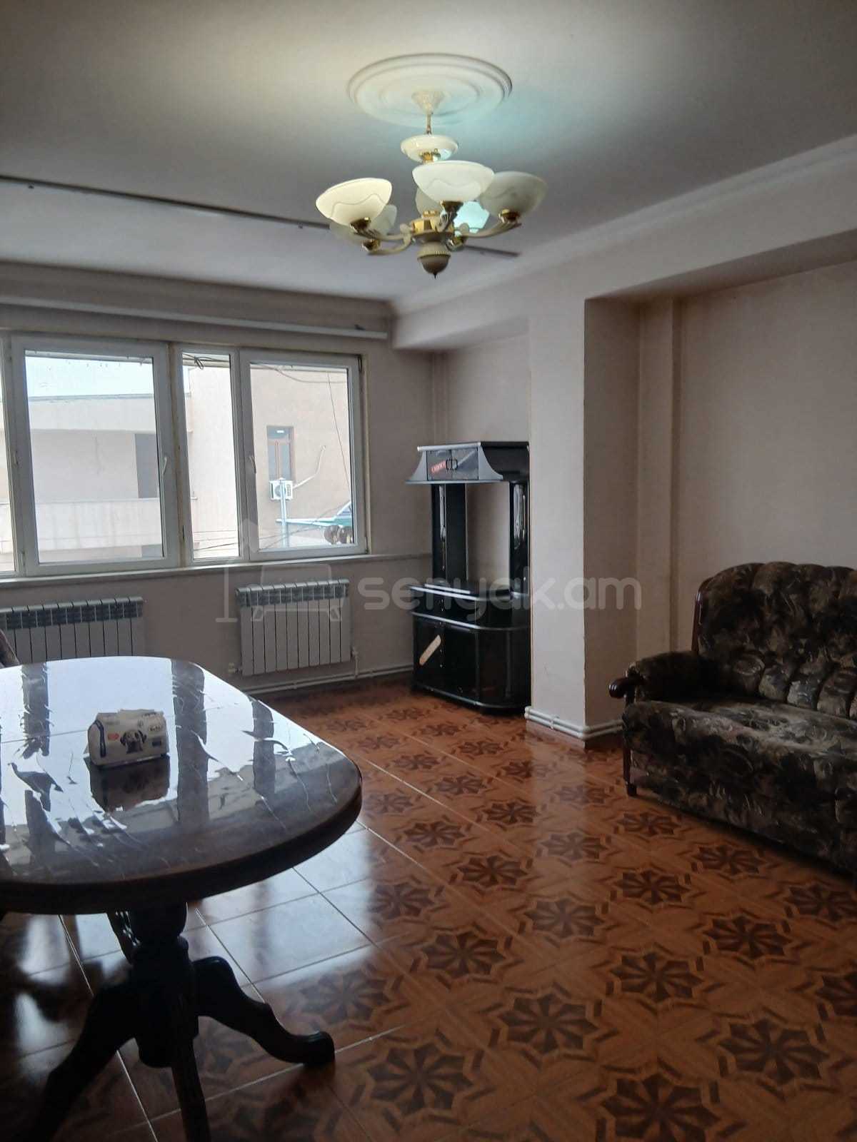 2 Սենյականոց Բնակարան, 70քմ, 3/9 հարկ, Նորմալ Վիճակում, Կահավորված