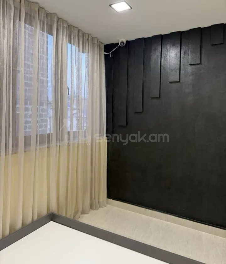 3 Սենյականոց Բնակարան Քարե Շենքում, 68քմ, 2/2 հարկ, Նորմալ Վիճակում, Կահավորված