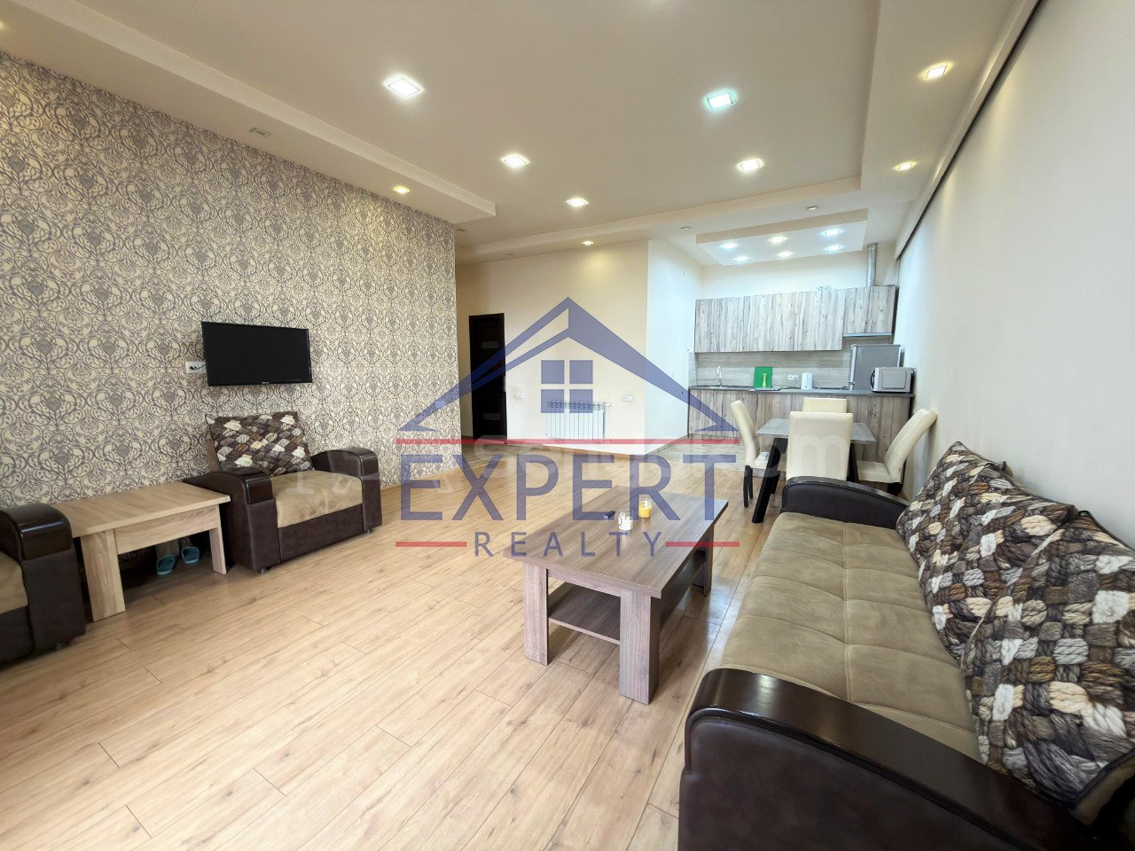 2 Սենյականոց Բնակարան Քարե Շենքում, 82քմ, 5/5 հարկ, Կապիտալ Վերանորոգված, Կահավորված, Արևկող