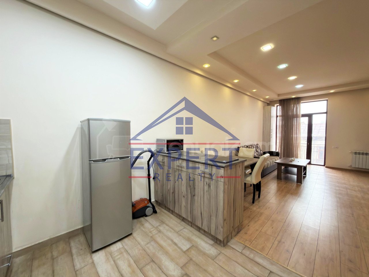 2 Սենյականոց Բնակարան Քարե Շենքում, 82քմ, 5/5 հարկ, Կապիտալ Վերանորոգված, Կահավորված, Արևկող