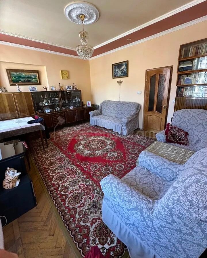 2 Սենյականոց Բնակարան Քարե Շենքում, 65քմ, 3/5 հարկ, Նորմալ Վիճակում