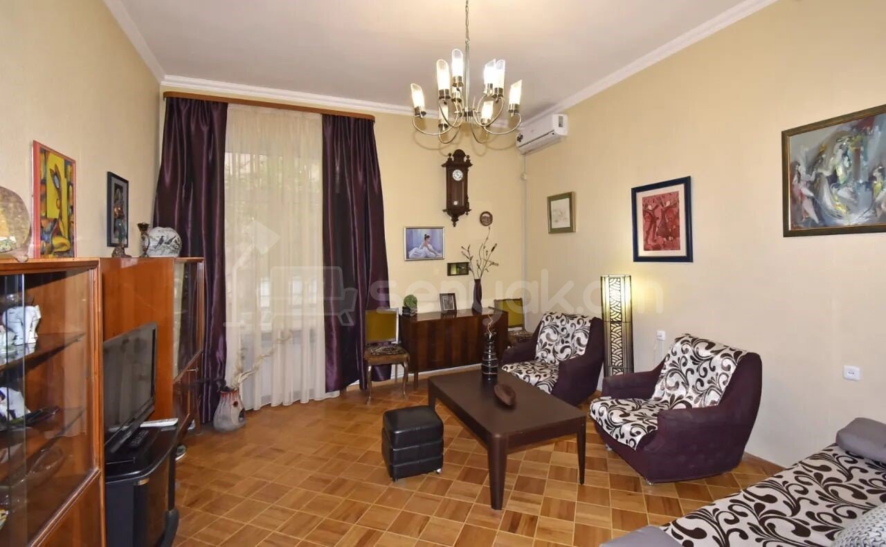 2 Սենյականոց Բնակարան Քարե Շենքում, 60քմ, 2/4 հարկ, Կապիտալ Վերանորոգված