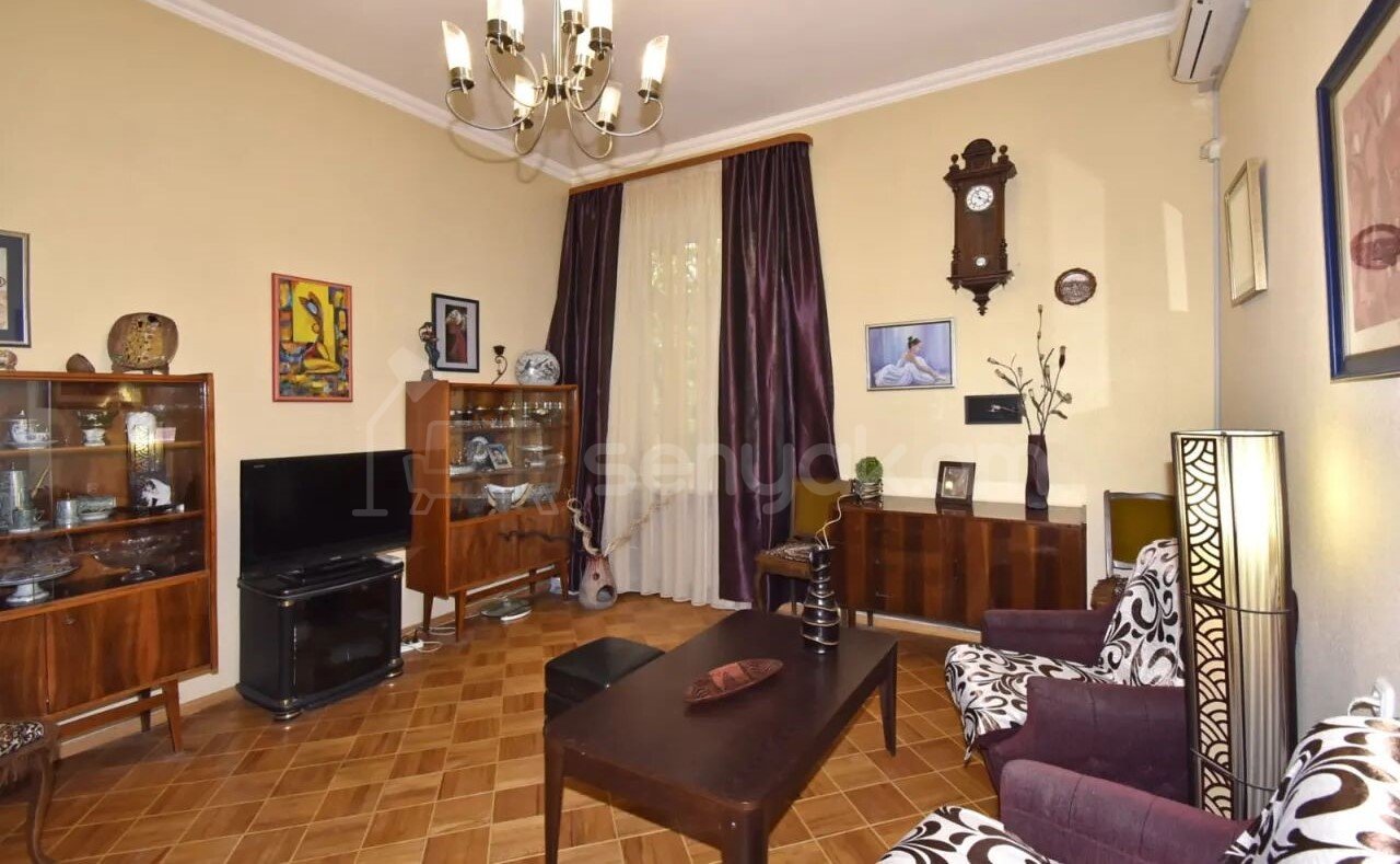 2 Սենյականոց Բնակարան Քարե Շենքում, 60քմ, 2/4 հարկ, Կապիտալ Վերանորոգված