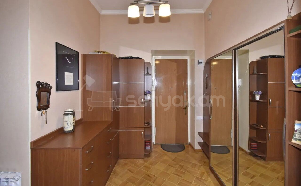 2 Սենյականոց Բնակարան Քարե Շենքում, 60քմ, 2/4 հարկ, Կապիտալ Վերանորոգված