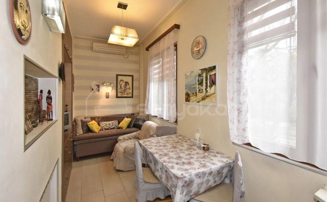 2 Սենյականոց Բնակարան Քարե Շենքում, 60քմ, 2/4 հարկ, Կապիտալ Վերանորոգված