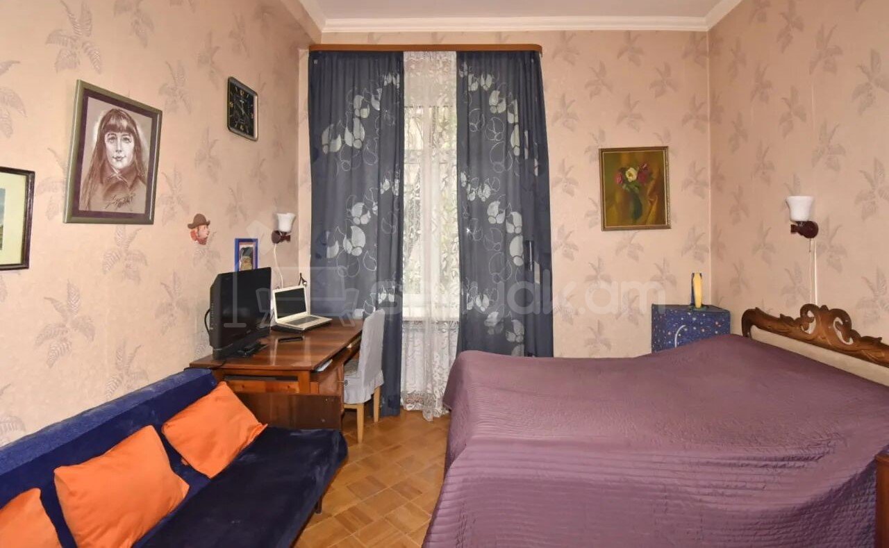 2 Սենյականոց Բնակարան Քարե Շենքում, 60քմ, 2/4 հարկ, Կապիտալ Վերանորոգված