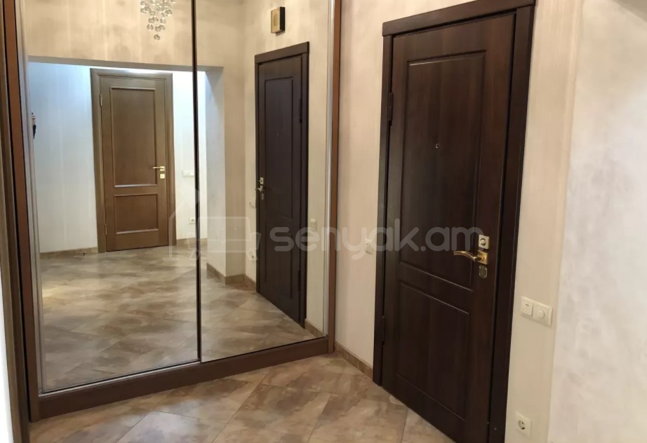 2 Սենյականոց Բնակարան Քարե Շենքում, 60քմ, 2/3 հարկ, Կապիտալ Վերանորոգված