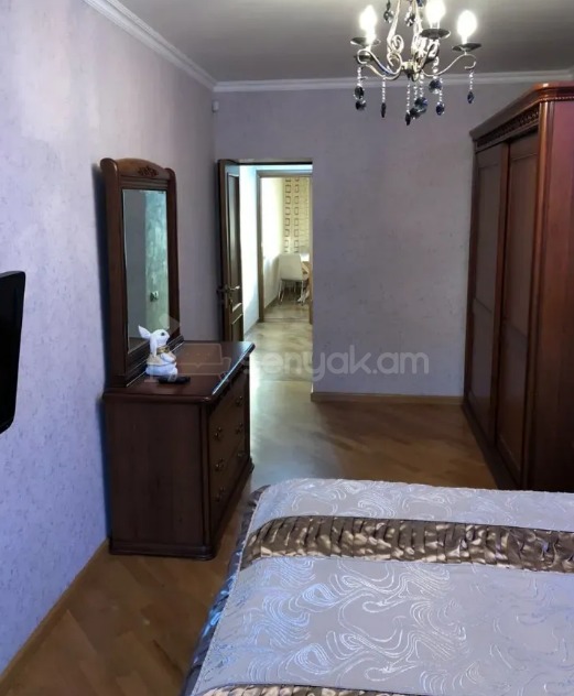 2 Սենյականոց Բնակարան Քարե Շենքում, 60քմ, 2/3 հարկ, Կապիտալ Վերանորոգված