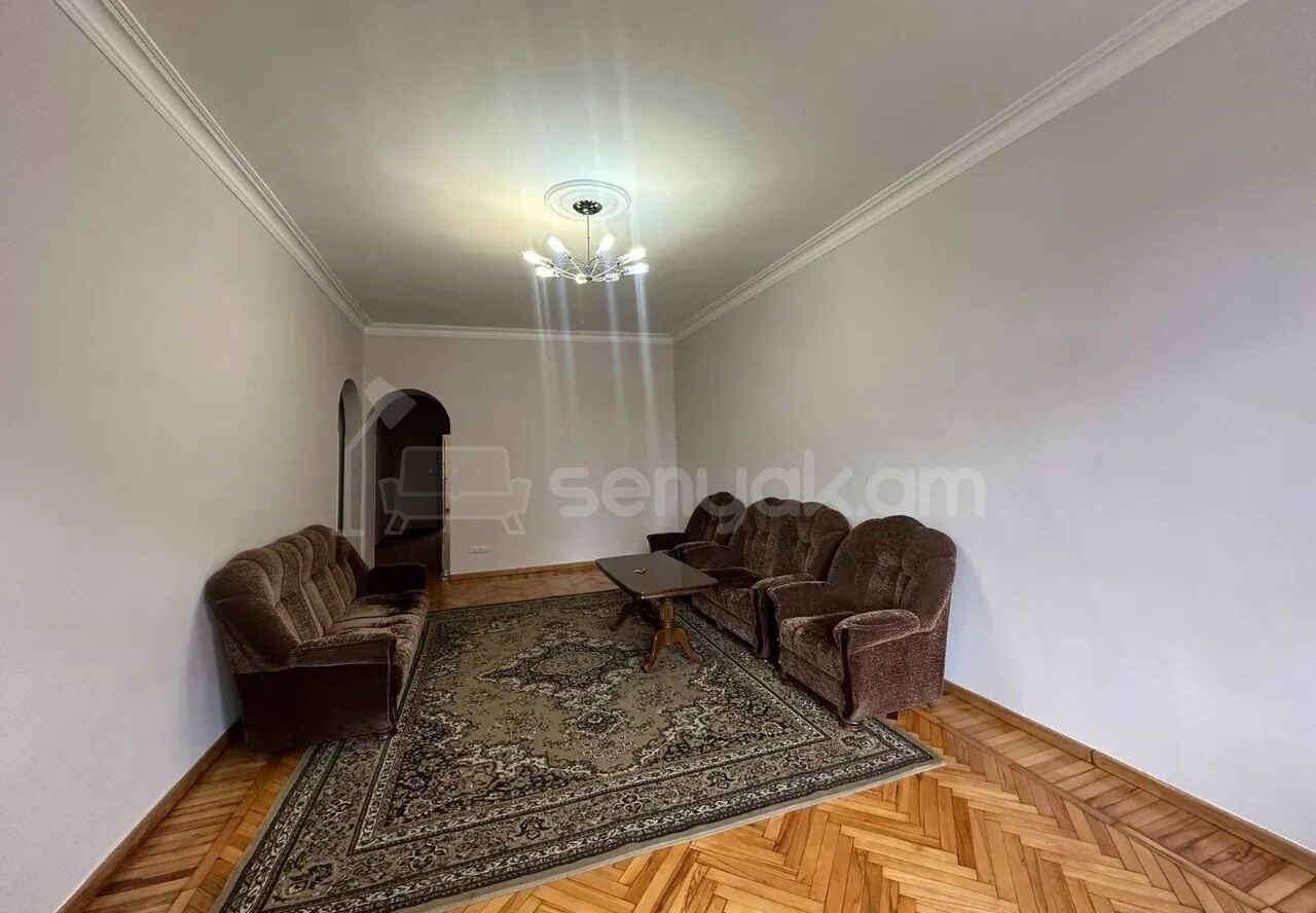 3 Սենյականոց Բնակարան Քարե Շենքում, 91քմ, 2/5 հարկ, Նորմալ Վիճակում