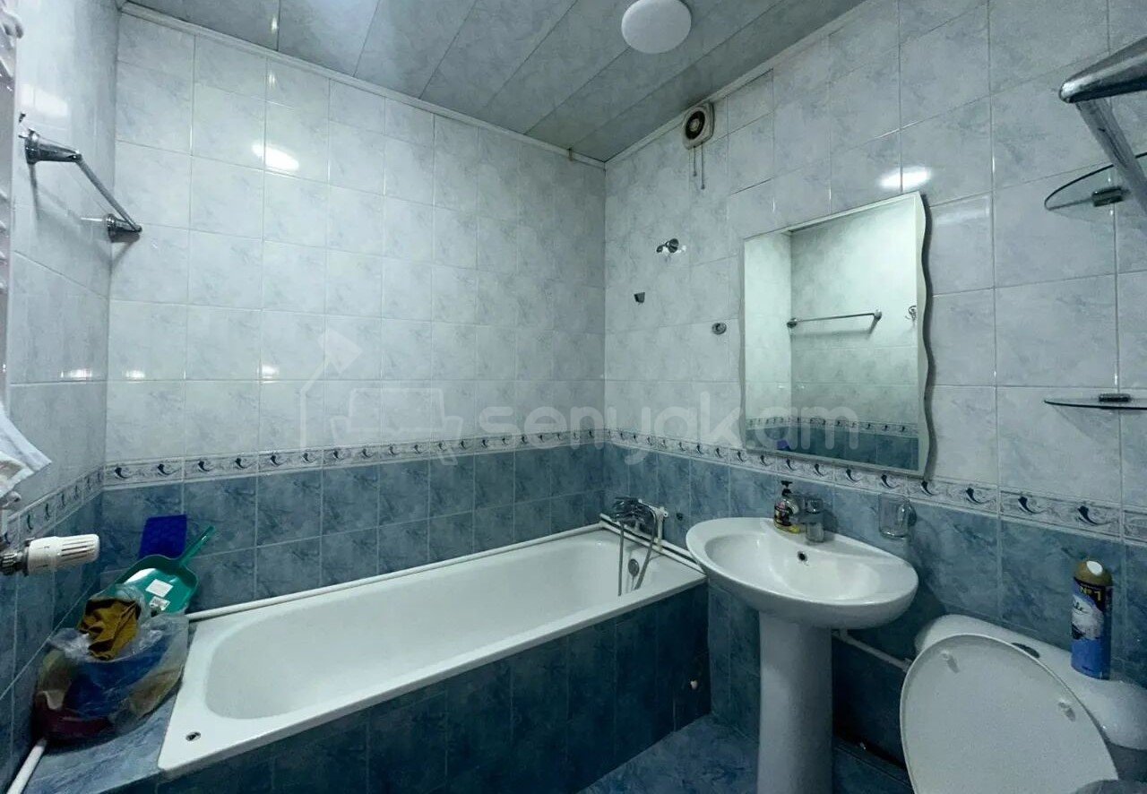 3 Սենյականոց Բնակարան Քարե Շենքում, 91քմ, 2/5 հարկ, Նորմալ Վիճակում