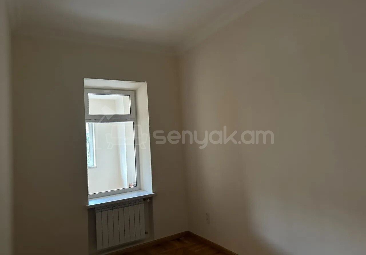 3 Սենյականոց Բնակարան Քարե Շենքում, 91քմ, 2/5 հարկ, Նորմալ Վիճակում