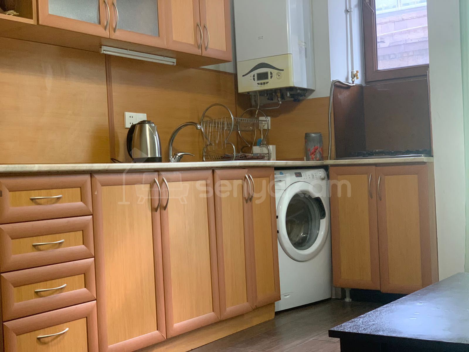 2 Սենյականոց Բնակարան Քարե Շենքում, 42քմ, 2/5 հարկ, Կապիտալ Վերանորոգված, Կահավորված, Արևկող